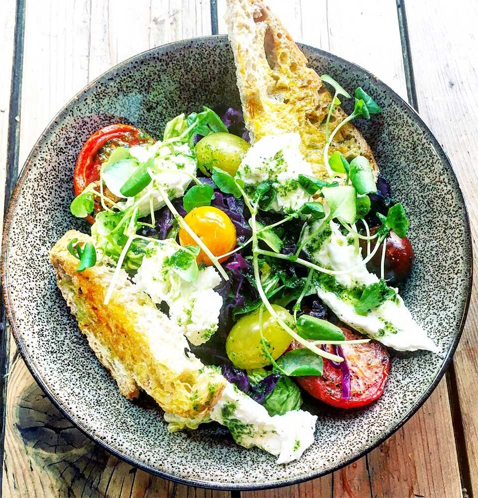 Salade met gegrilde vis